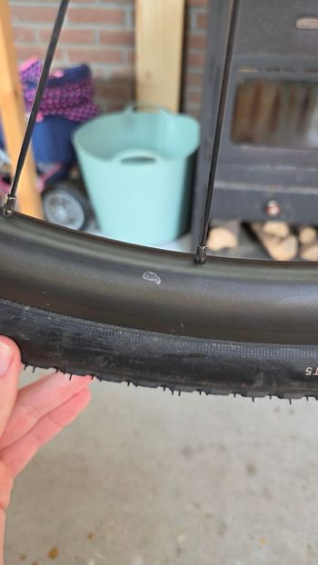 Used Farsports carbon wielset, 30mm, Dtswiss 350 2025 bike — image 5 of 5