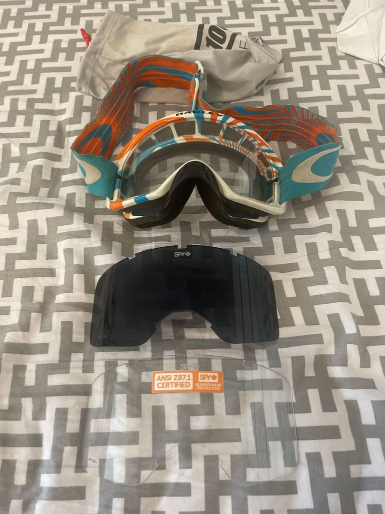 Used Oakley Occhiali Tecnici da bici multi lente bike — image 1 of 4