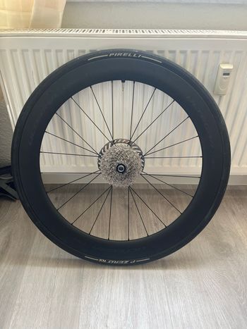 Used Shimano Ultegra C60 WH-R8170 Carbon Wheelset 2025 bike — image 5 of 7