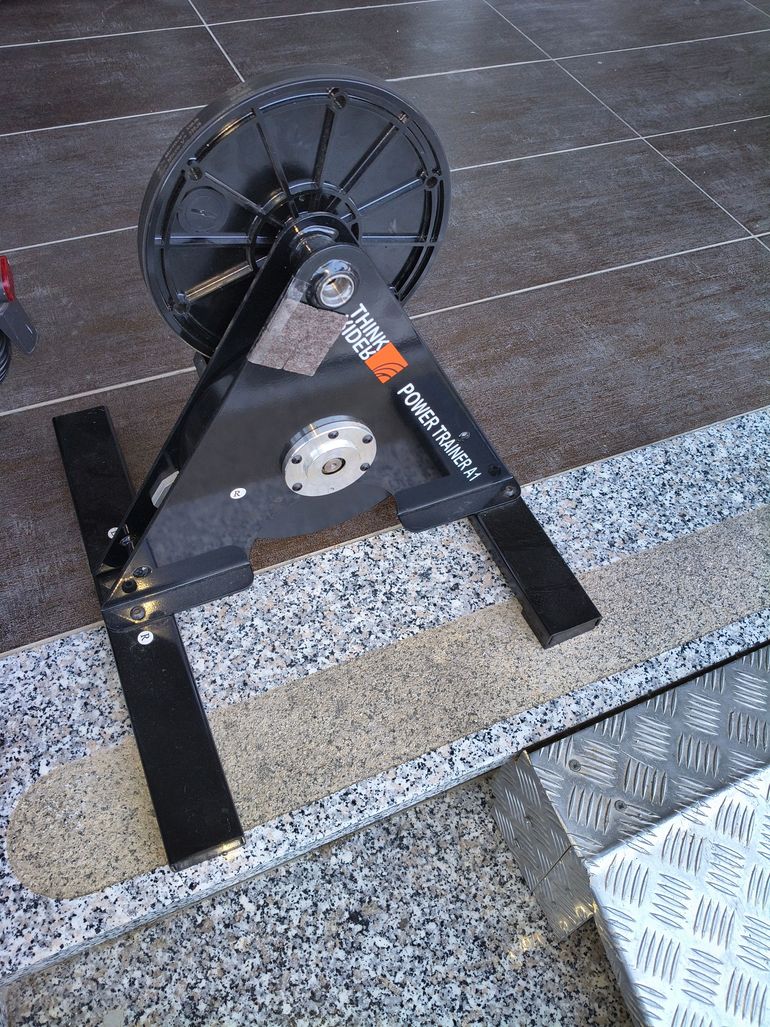 Used Power Trainer A1 Rullo no interattivo 2020 bike — image 2 of 5