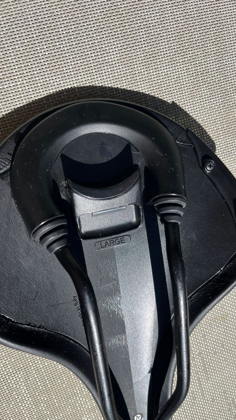 Used Fizik Alicante Saddle bike — image 4 of 4