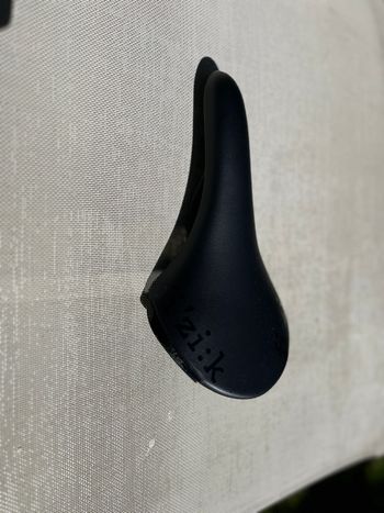 Used Fizik Alicante Saddle bike — image 2 of 4