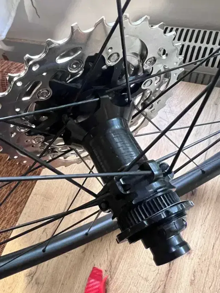 Used Shimano 105 12s 11-34 bike — image 3 of 3