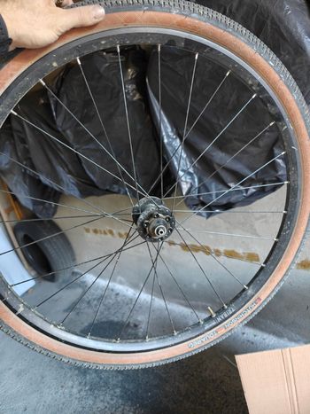 Used Triban couple wheels 650x23c tubeless ready bike