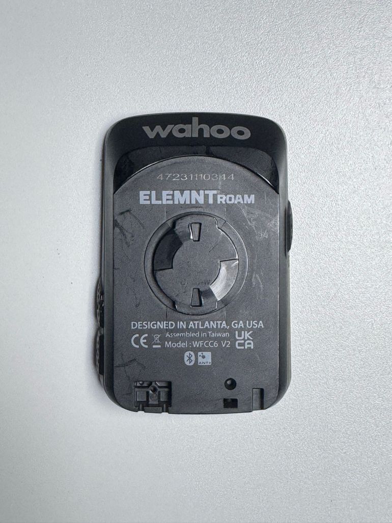 Used Wahoo ELEMNT ROAM V1 GPS Cycling Computer 2021 bike — image 2 of 3