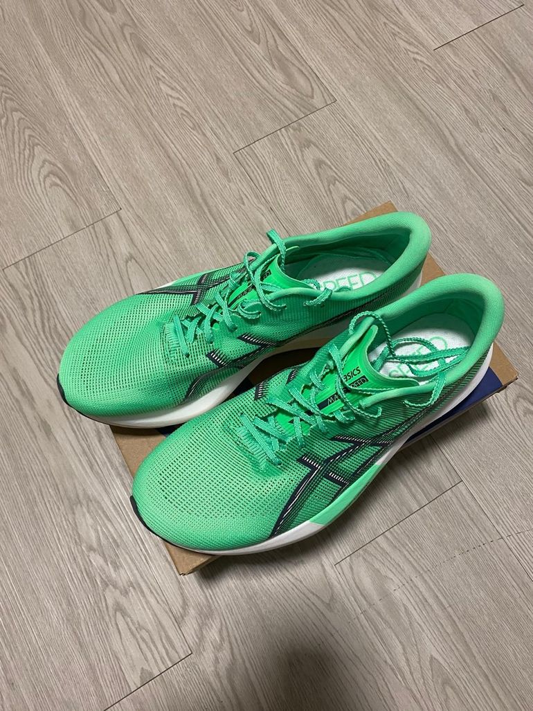 Used Asics Magic Speed 5 2026 bike — image 2 of 3