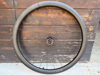 Used Hunt 40 Carbon Disc Wheelset 2024 bike — image 2 of 8