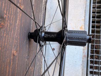Used Hunt 40 Carbon Disc Wheelset 2024 bike — image 6 of 8