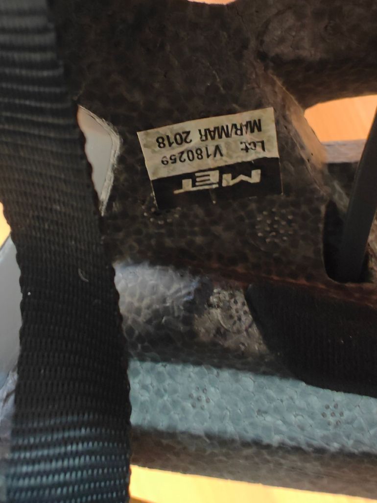 Used MET Trenta 3K Carbon MIPS Helmet 2019 bike — image 10 of 11