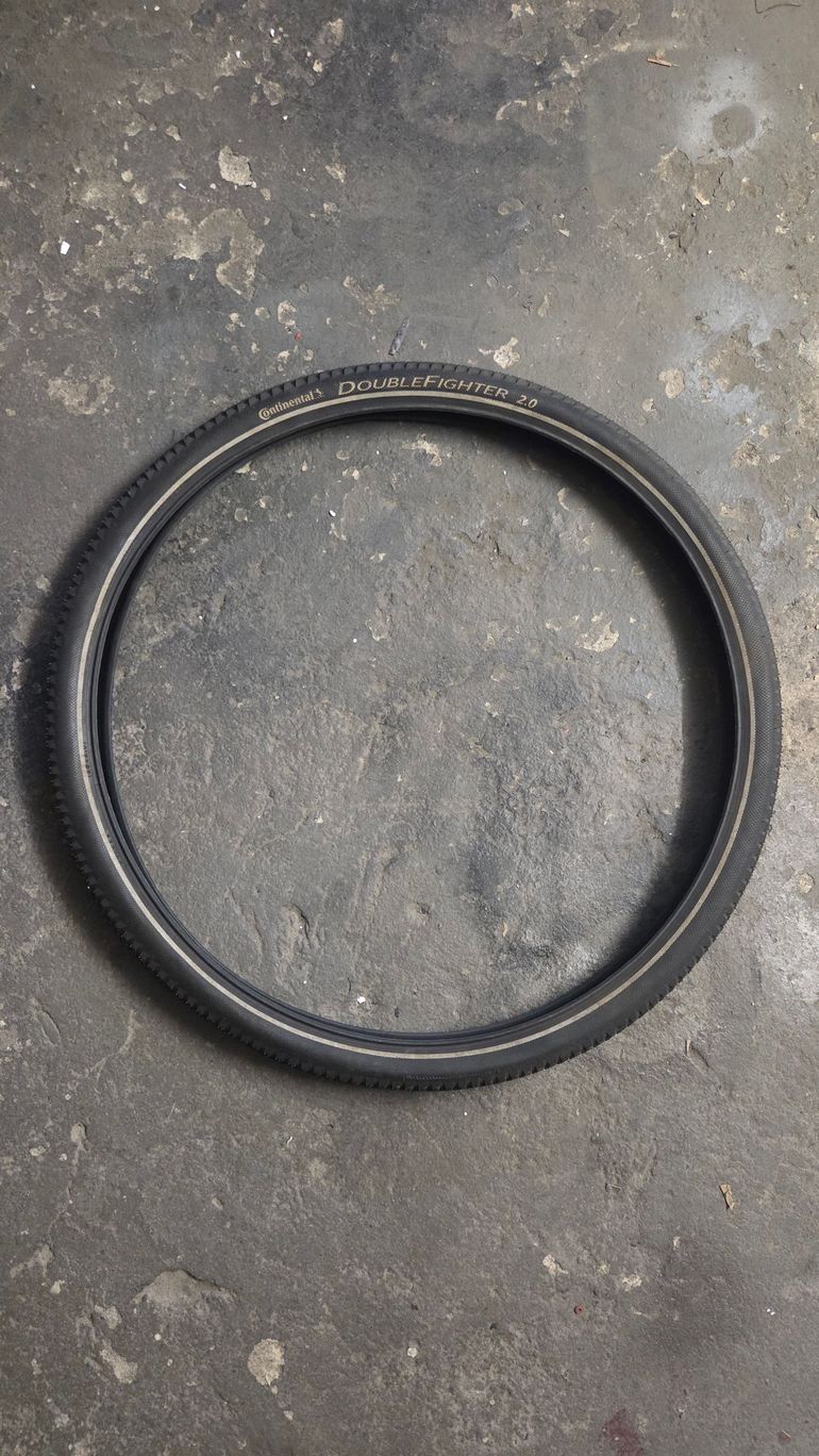 Used Continental Double Fighter 2.0 50x622 29x2.0 bike — image 4 of 4