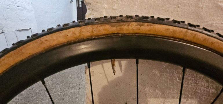 Used Dt Swiss CRC 1100 bike — image 10 of 13
