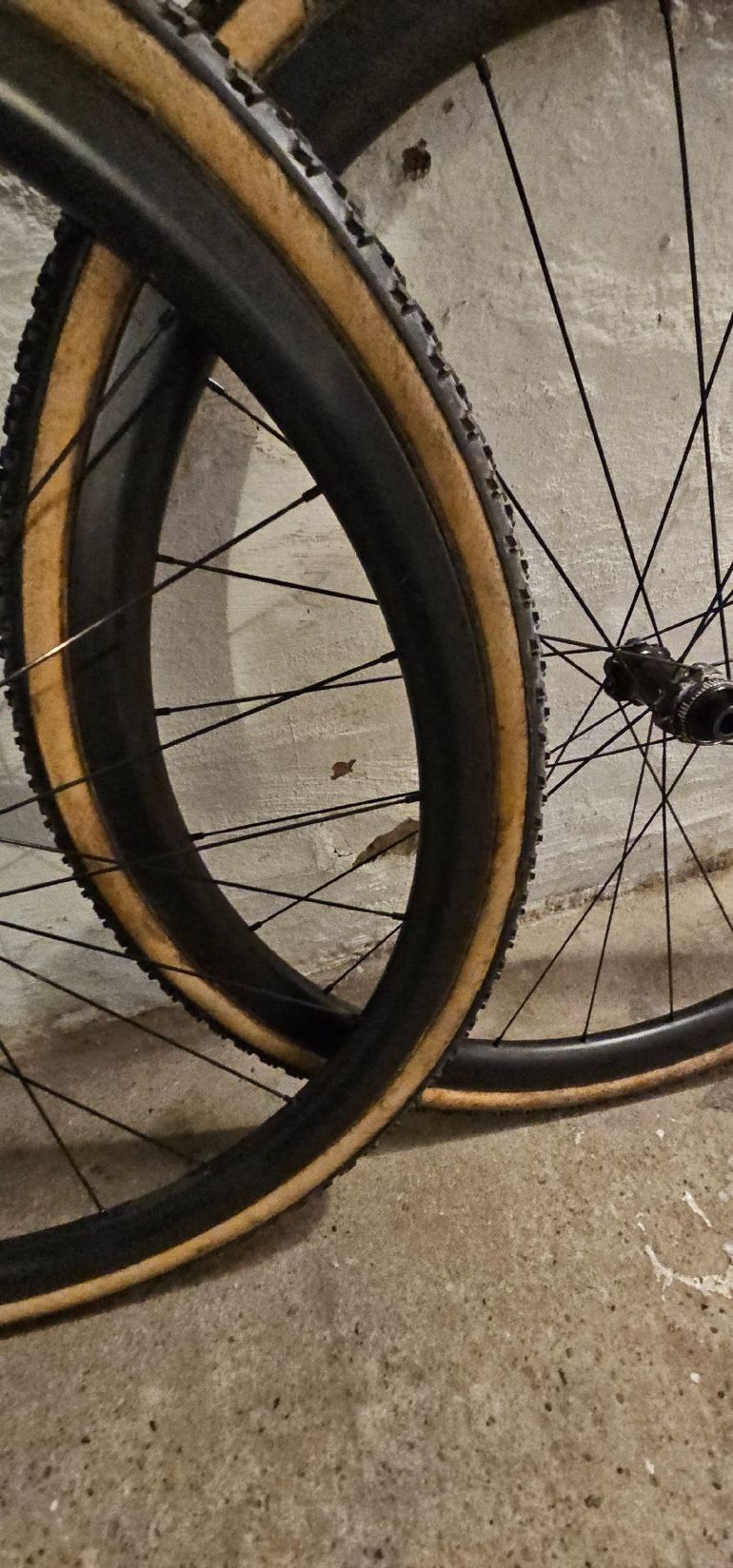 Used Dt Swiss CRC 1100 bike — image 6 of 13
