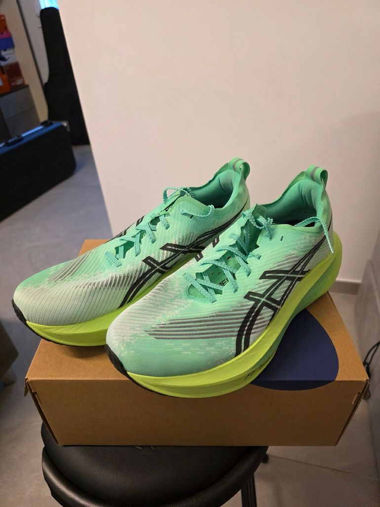 Used Asics Megablast Running Shoes 2026 bike — image 3 of 7