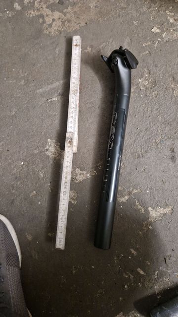 Used Focus CEX Seatpost 31.6 mm 350 mm Saddles & Seatposts