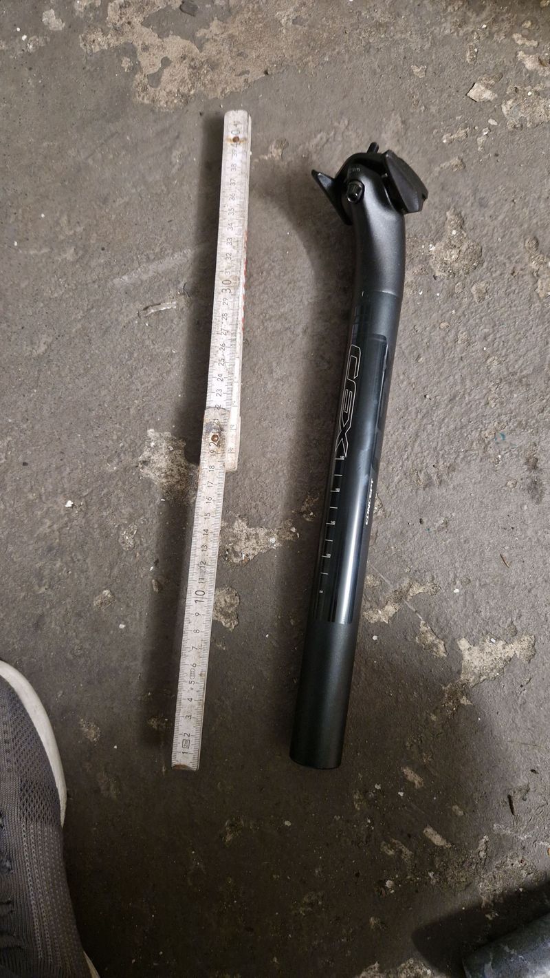 Brugt Focus CEX Seatpost 31.6 mm 350 mm Saddles & Seatposts