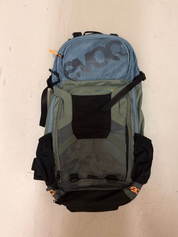 Used EVOC FR Enduro Team Backpack bike