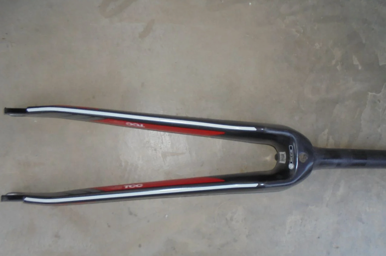 Used Bmc Full Carbon Road Fork Tapered Rim Brake 2015 bike — image 3 of 5