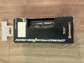 Used Continental GP 4 Seasons 28 mm 2024 bike — image 3 of 5