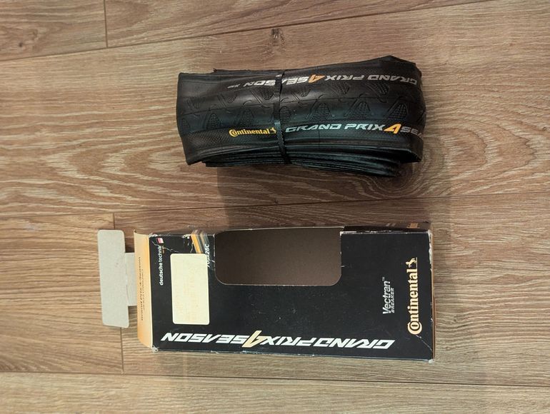 Used Continental GP 4 Seasons 28 mm 2024 bike — image 4 of 5