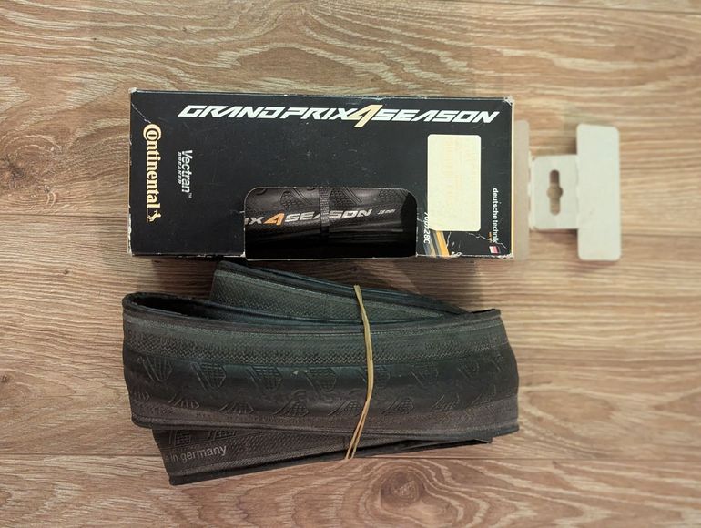 Used Continental GP 4 Seasons 28 mm 2024 bike — image 1 of 5