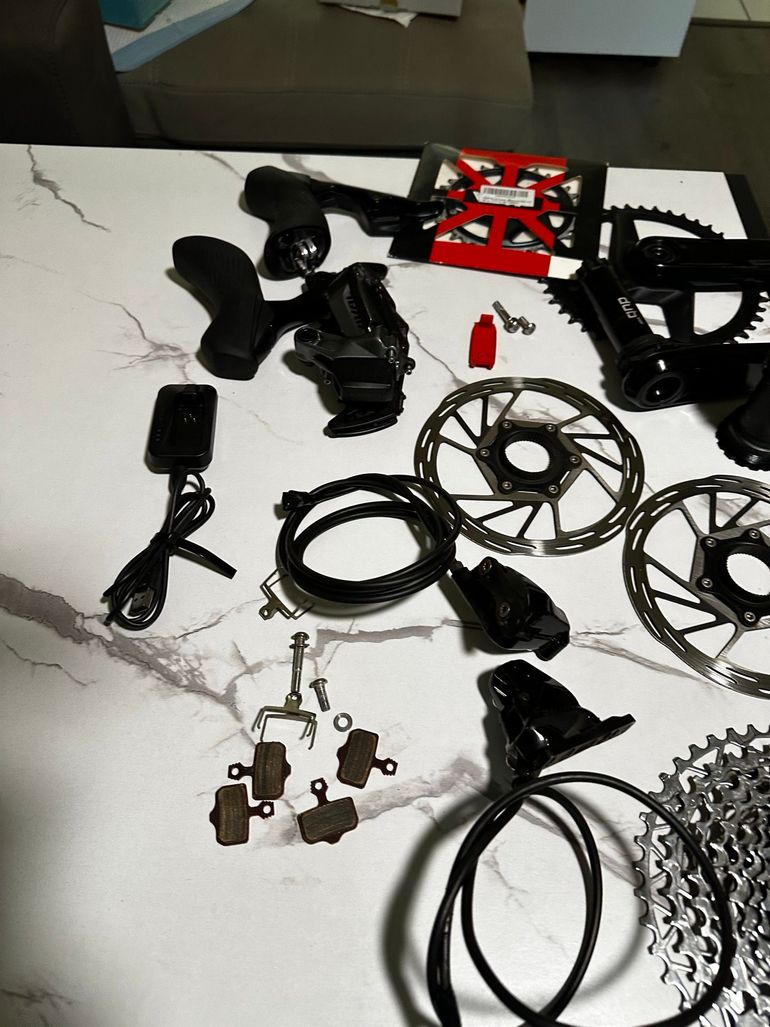 Used Sram Rival eTap AXS xlpr 2025 bike — image 1 of 8