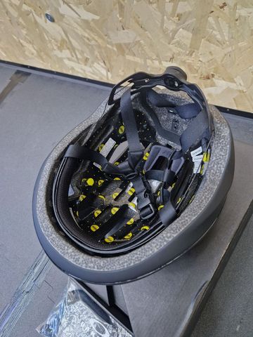 Použité Oakley ARO3 Endurance MIPS 2026 bike — obrázek 17 z 19