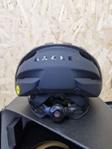 Použité Oakley ARO3 Endurance MIPS 2026 bike — obrázek 8 z 19