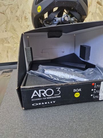Použité Oakley ARO3 Endurance MIPS 2026 bike — obrázek 11 z 19