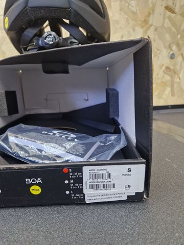 Použité Oakley ARO3 Endurance MIPS 2026 bike — obrázek 12 z 19