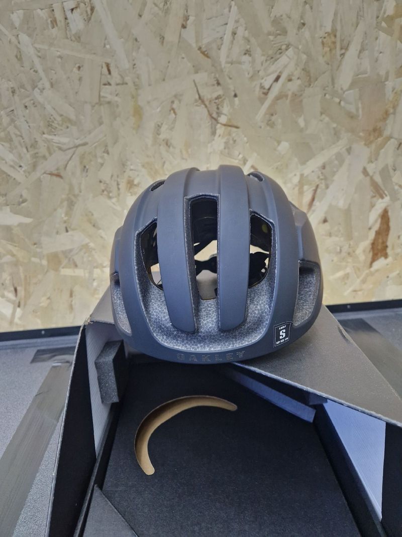 Použité Oakley ARO3 Endurance MIPS 2026 bike — obrázek 5 z 19