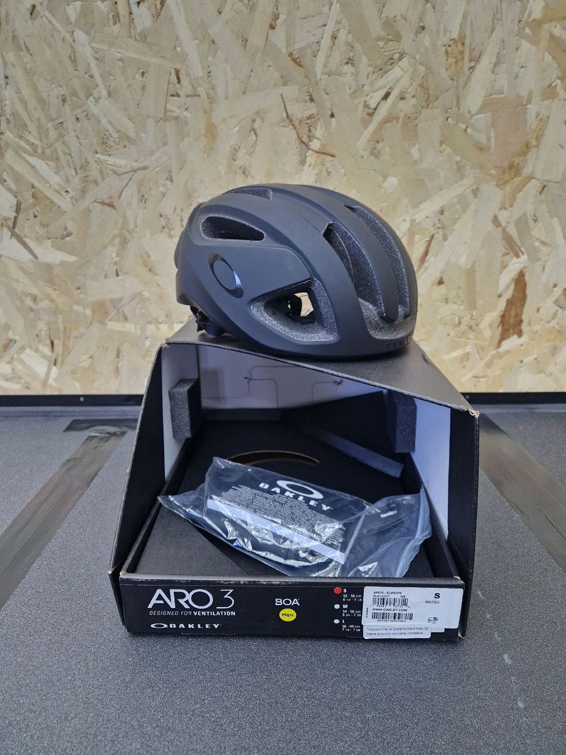 Použité Oakley ARO3 Endurance MIPS 2026 bike — obrázek 1 z 19
