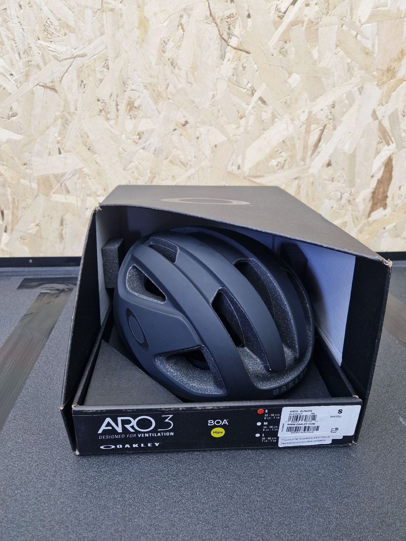 Použité Oakley ARO3 Endurance MIPS 2026 bike — obrázek 18 z 19