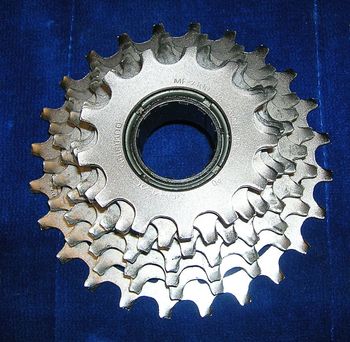 Used Shimano Dura Ace Kassette MF-7400 7S 1995 bike — image 2 of 4
