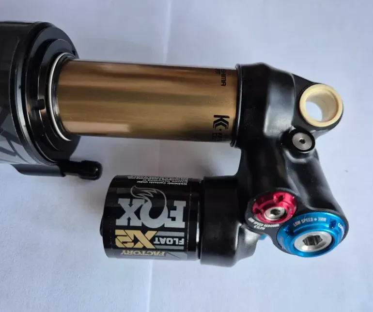 Used Fox FLOAT X2 FACTORY 2POS-ADJ Kashima coat 230x65mm bike — image 4 of 7