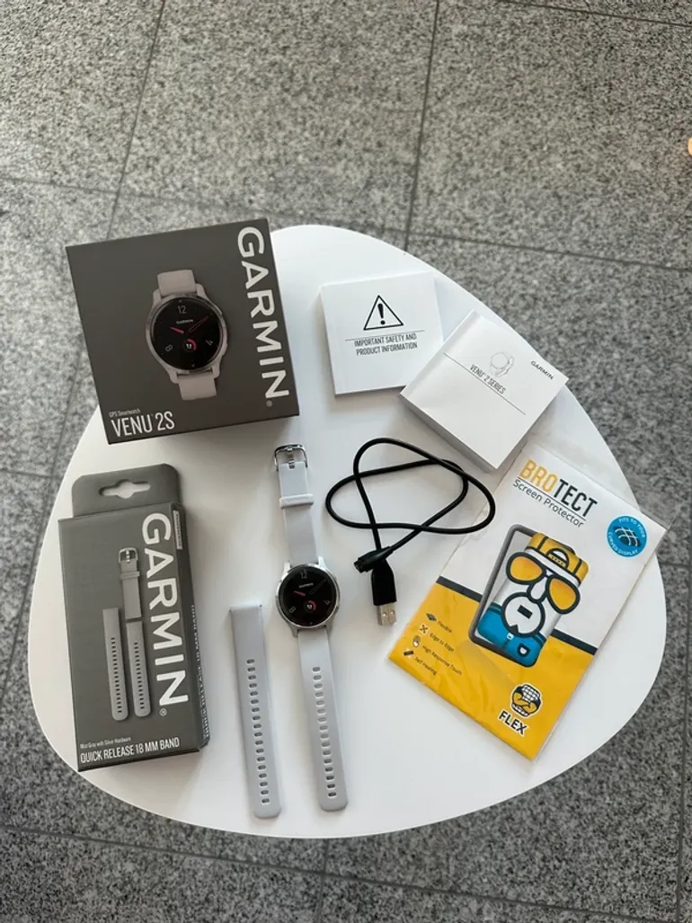 Used Garmin Venu 2S bike — image 2 of 9