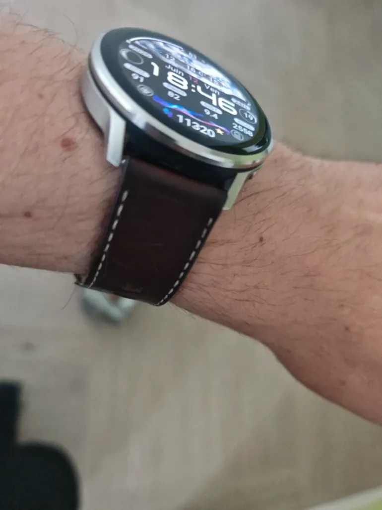Used Garmin Venu 4 2025 bike — image 3 of 13