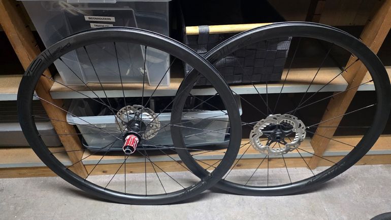 Used Roval Rapide CLX 32 Carbon Wheelset Disc 2022 bike — image 1 of 6