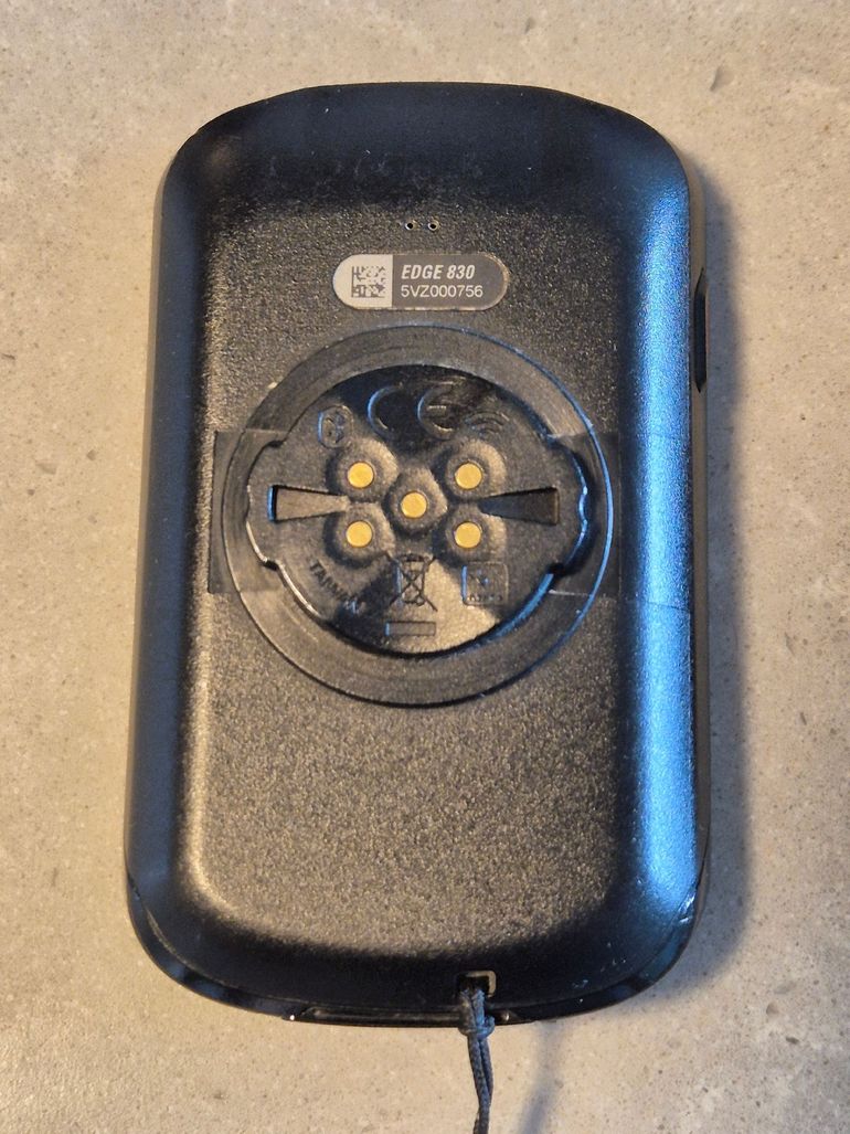 Used Garmin Edge 830 GPS Cycling Computer bike — image 3 of 9