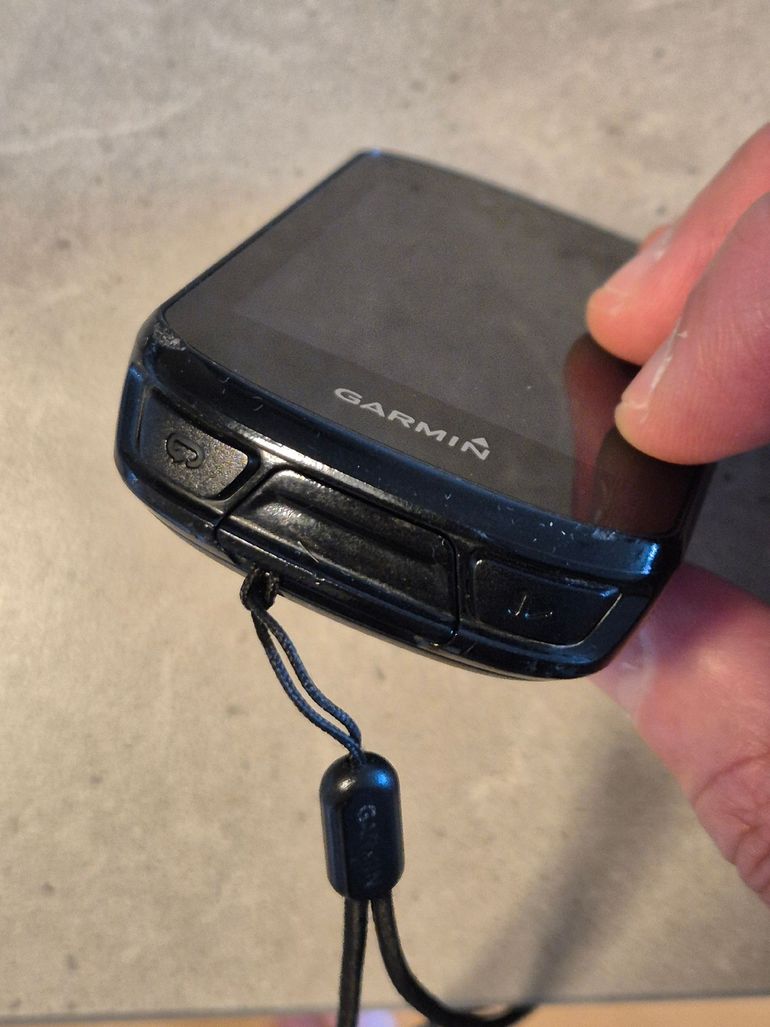 Used Garmin Edge 830 GPS Cycling Computer bike — image 7 of 9