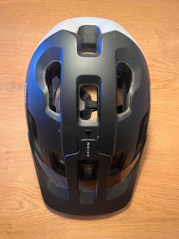 Tweedehands POC Axion Helmet bike — afbeelding 3 van 5