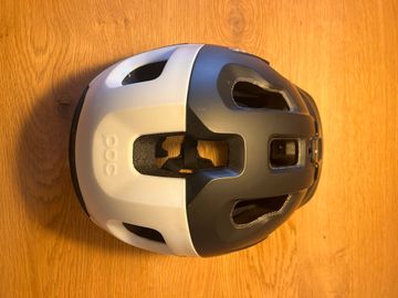 Tweedehands POC Axion Helmet bike — afbeelding 4 van 5