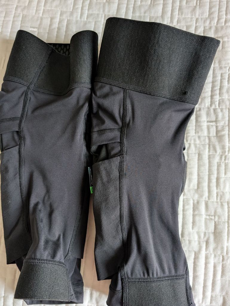 Used Fox Enduro Pro Knee Pads 2026 bike — image 2 of 3