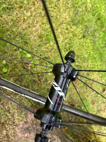 Used Zipp 404 Firestrike rime brake 2017 bike — image 4 of 5