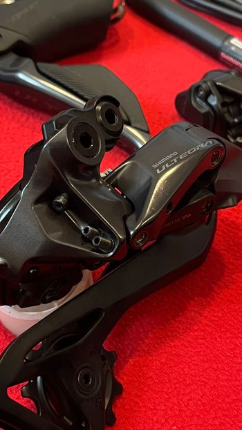 Used Shimano NEW 165mm 8170 Ultegra 2x12 Di2 50/34 ,11-34 groupset 2025 bike — image 10 of 11