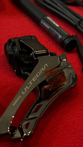 Used Shimano NEW 165mm 8170 Ultegra 2x12 Di2 50/34 ,11-34 groupset 2025 bike — image 5 of 11