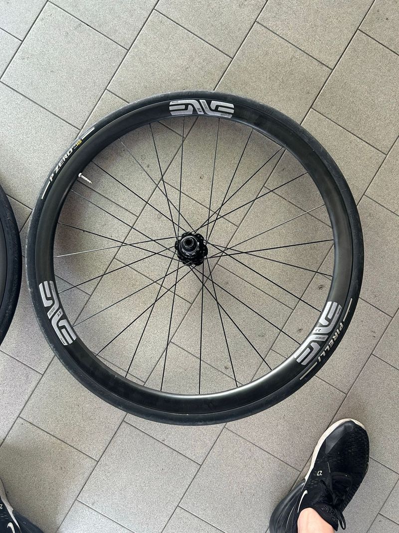 Used Enve SES 2.3 2023 bike — image 2 of 10