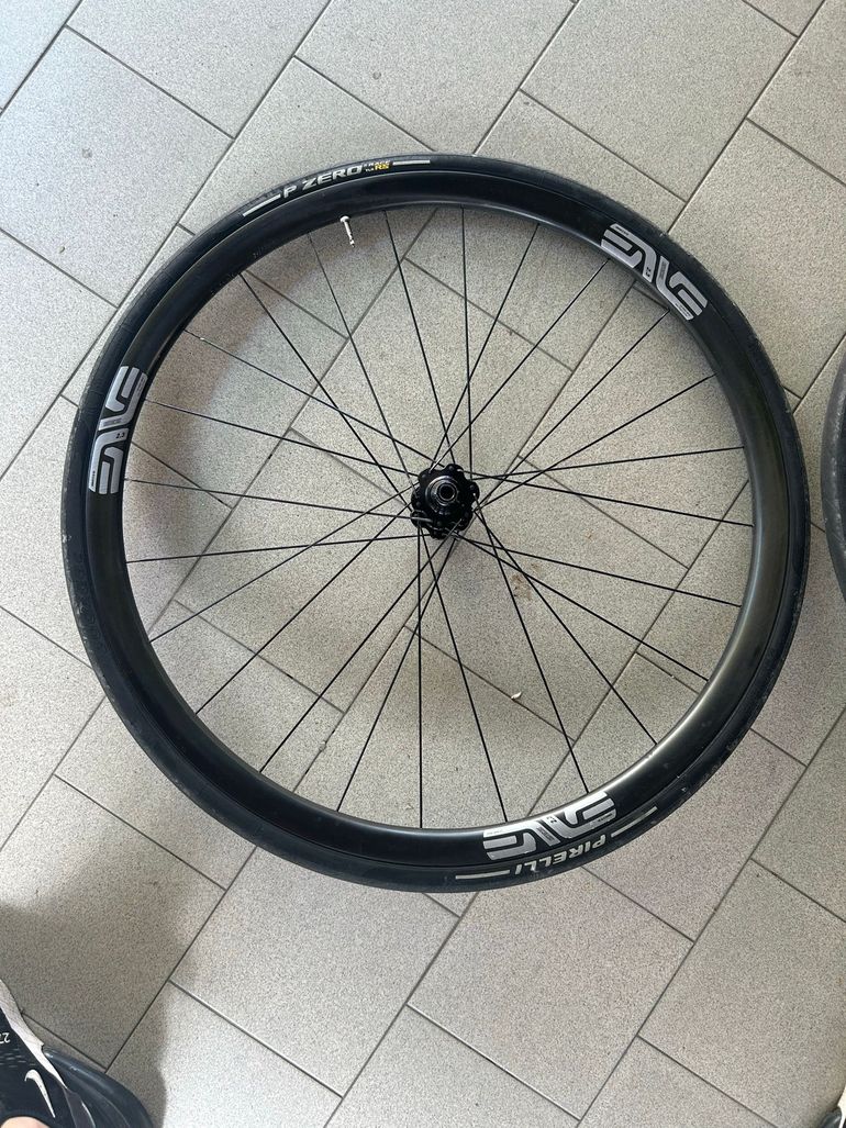 Used Enve SES 2.3 2023 bike — image 3 of 10