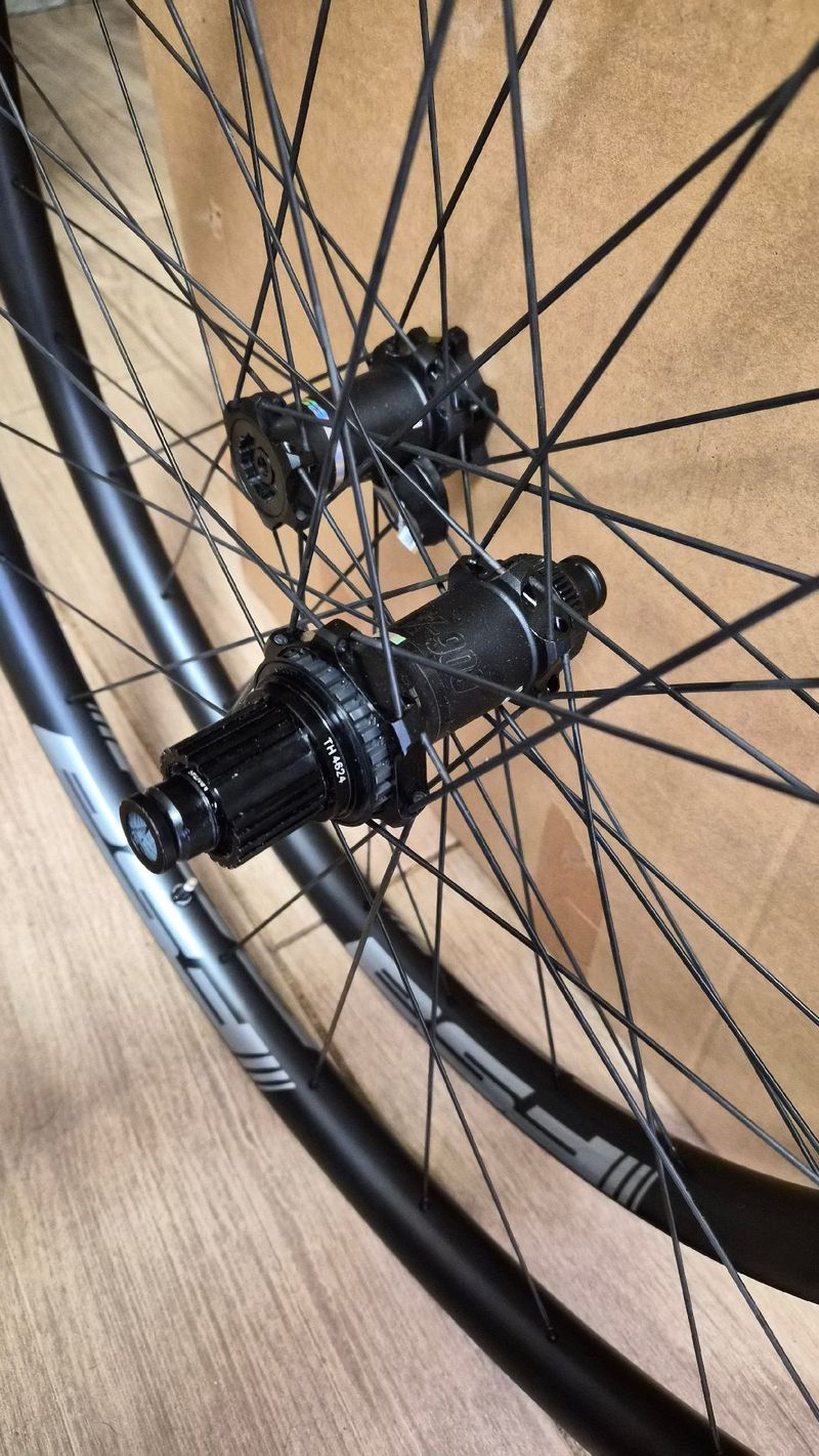 Używany Fsa i30 Carbon Wheelset 2026 bike — zdjęcie 2 z 10