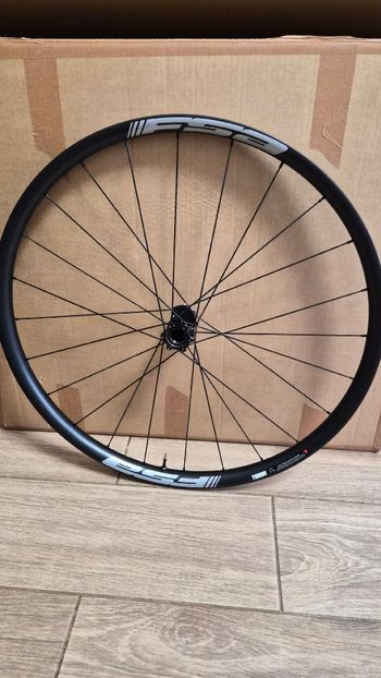 Used Fsa i30 Carbon Wheelset 2026 bike — image 9 of 10