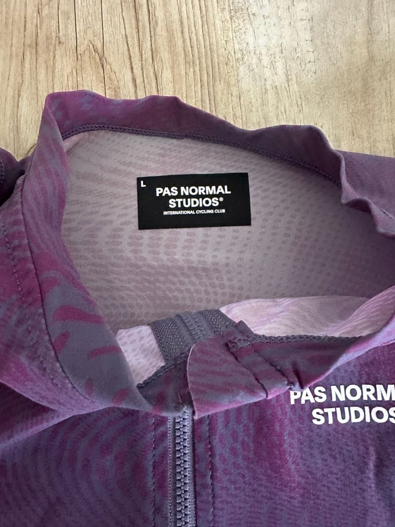 Used Pas Normal Studios Trikot bike — image 2 of 3
